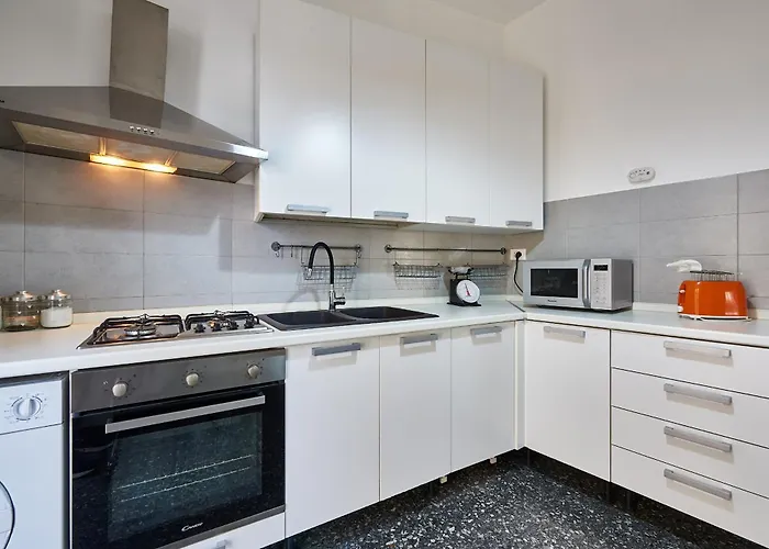 Modern Comfort Steps From Tiburtina Station Rom