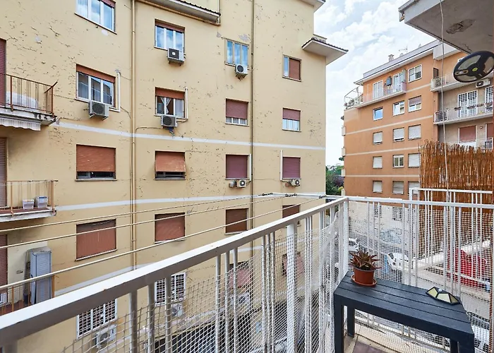 Modern Comfort Steps From Tiburtina Station Apartment